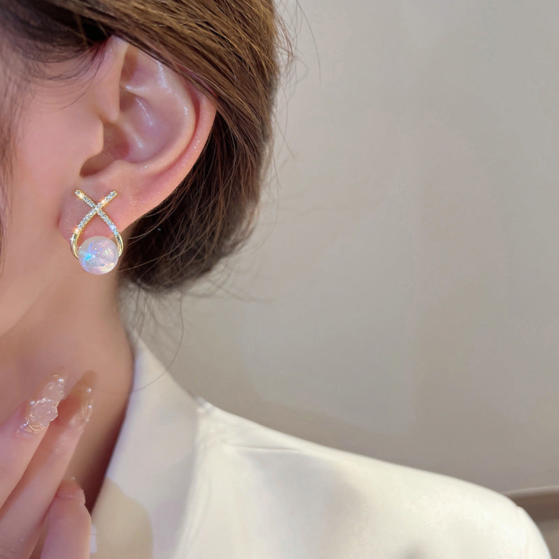 💖 Triangle Pearl Stud Earrings